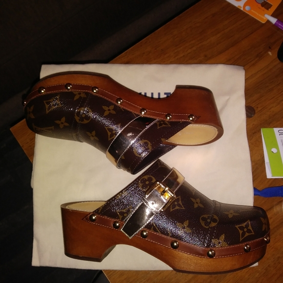 louis vuitton clogs